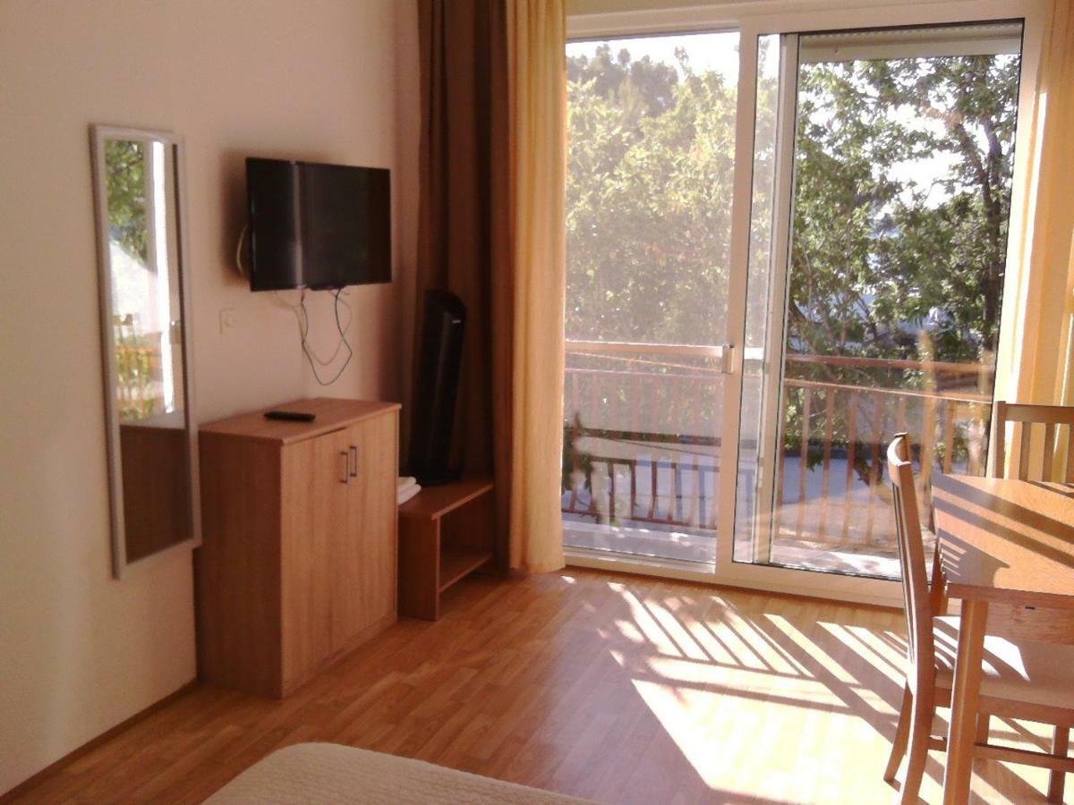 Crancina Apartment Свети свети Филип и Яков Екстериор снимка